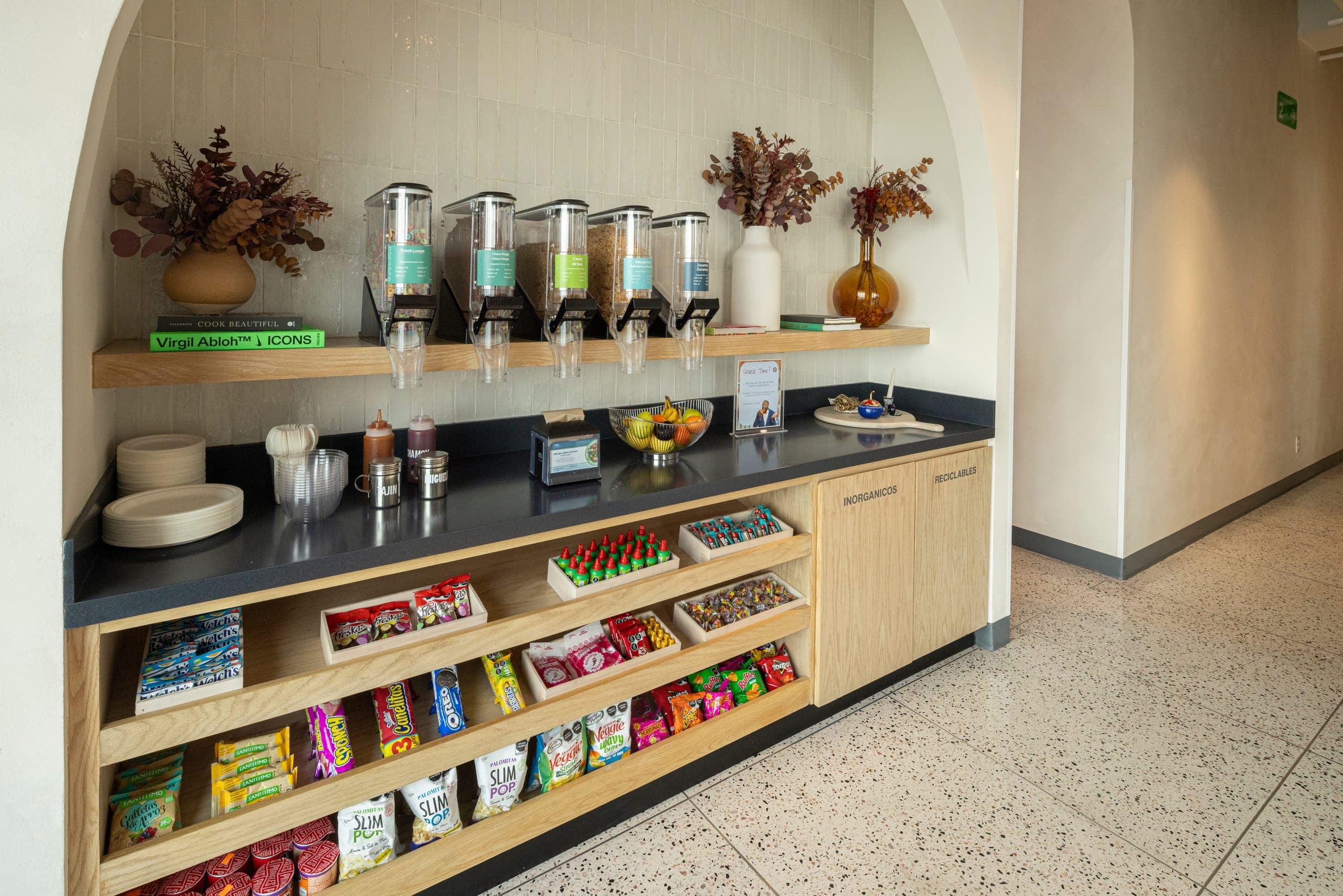Zitrone dining room with fresh daily food
